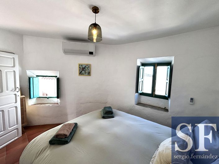 Image No.9-1 Bed Townhouse for sale