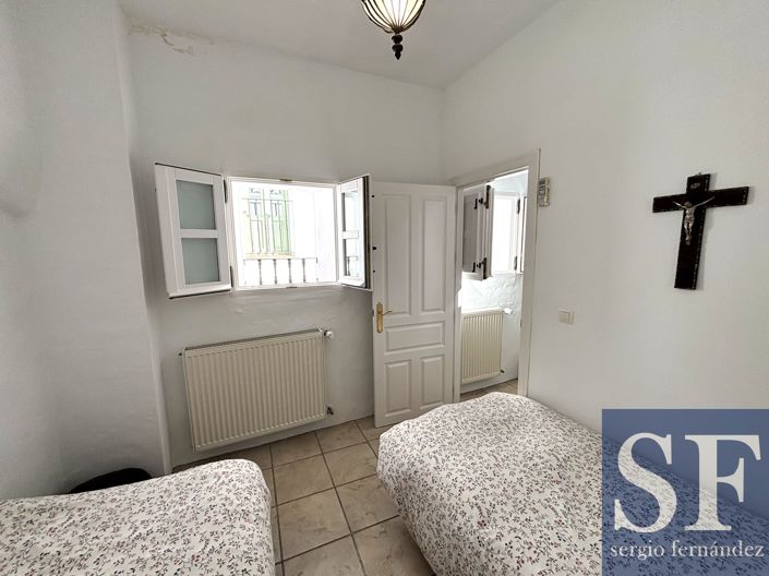 Image No.10-2 Bed Townhouse for sale