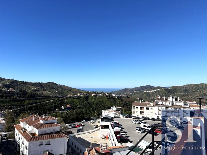 Image No.20-2 Bed Townhouse for sale