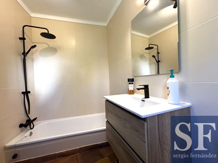 Image No.13-4 Bed Townhouse for sale