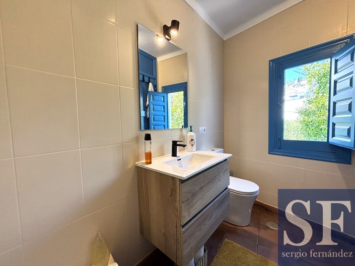 Image No.14-4 Bed Townhouse for sale