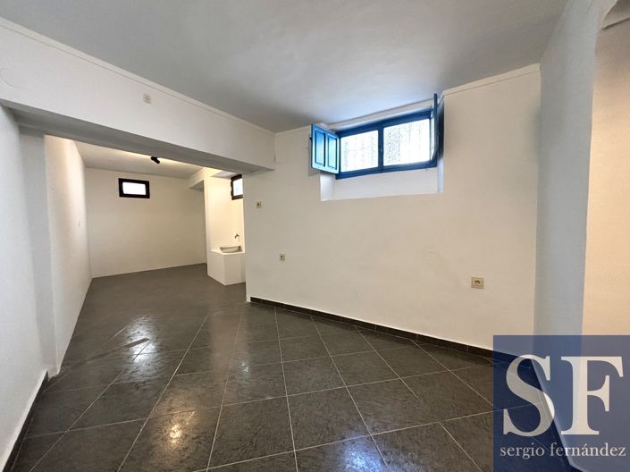 Image No.17-4 Bed Townhouse for sale