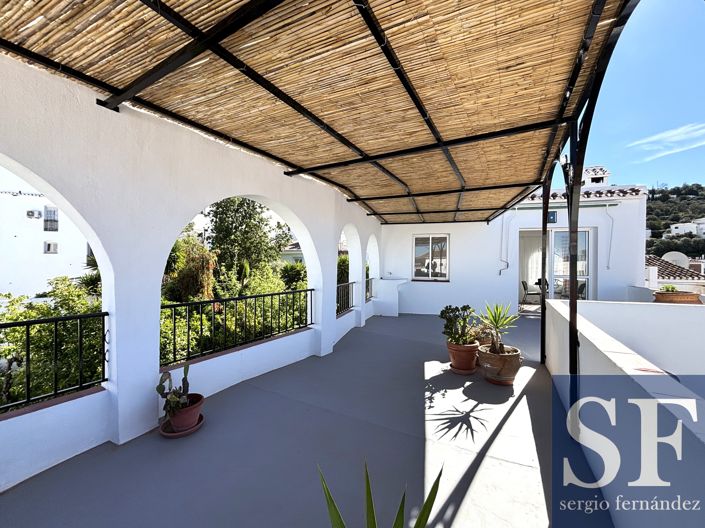 Image No.18-4 Bed Townhouse for sale