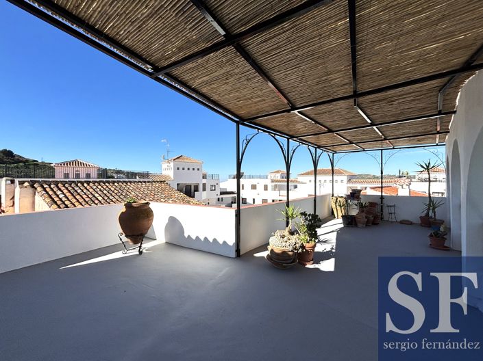 Image No.19-4 Bed Townhouse for sale