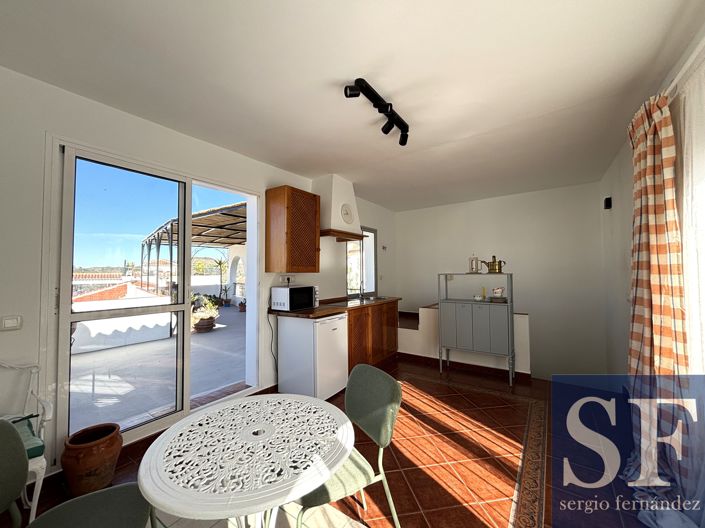 Image No.4-4 Bed Townhouse for sale