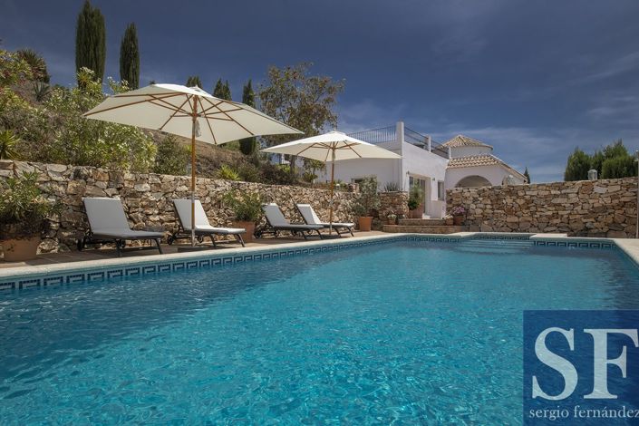 Image No.2-5 Bed Villa for sale