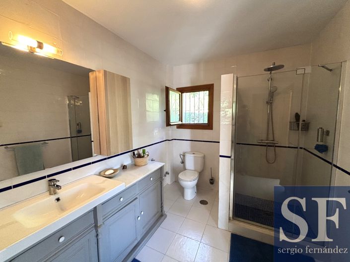 Image No.8-5 Bed Villa for sale