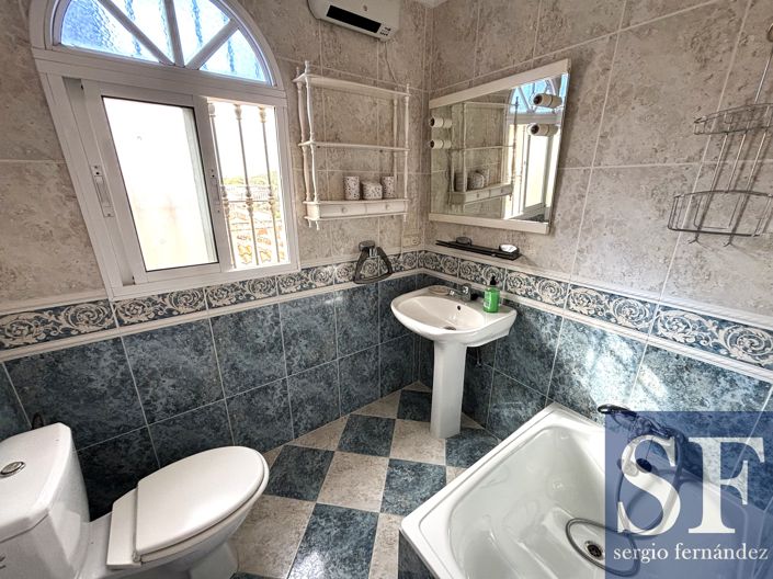 Image No.12-3 Bed Townhouse for sale