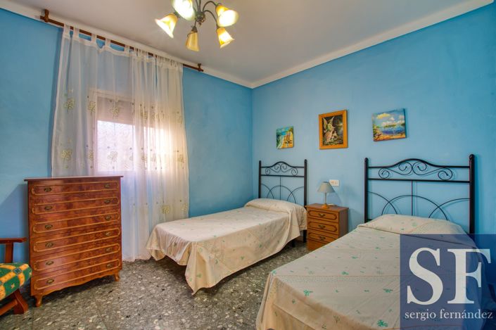 Image No.12-3 Bed Townhouse for sale