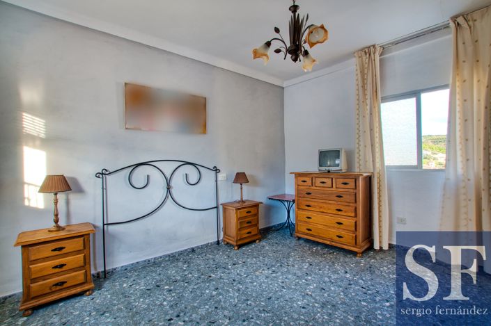 Image No.14-3 Bed Townhouse for sale