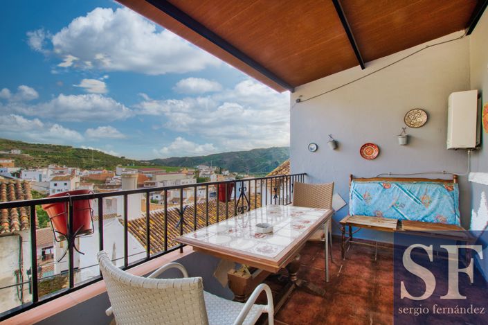 Image No.18-3 Bed Townhouse for sale