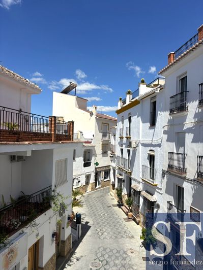 Image No.14-1 Bed Townhouse for sale