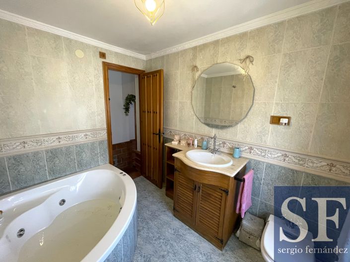 Image No.15-3 Bed Townhouse for sale