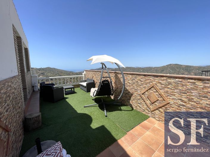 Image No.18-3 Bed Townhouse for sale
