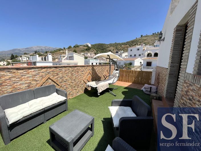 Image No.19-3 Bed Townhouse for sale