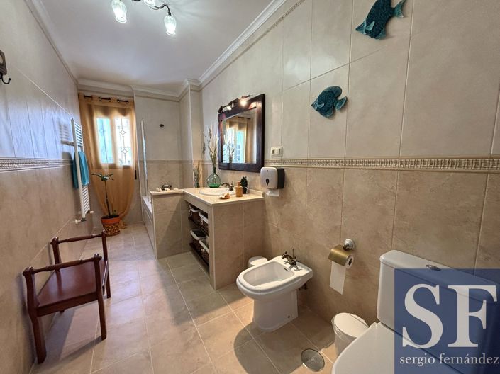 Image No.12-4 Bed Apartment for sale