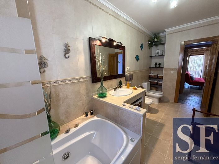 Image No.13-4 Bed Apartment for sale