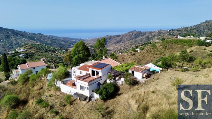 Image No.2-4 Bed Villa for sale
