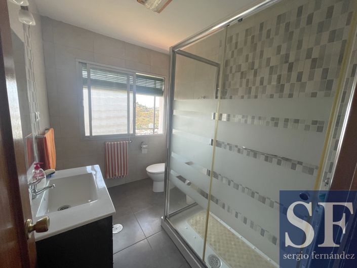 Image No.11-5 Bed Townhouse for sale