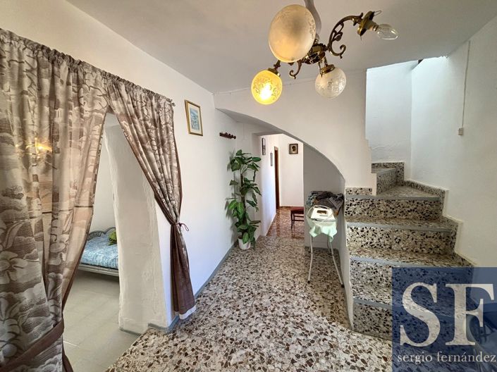 Image No.12-3 Bed Townhouse for sale