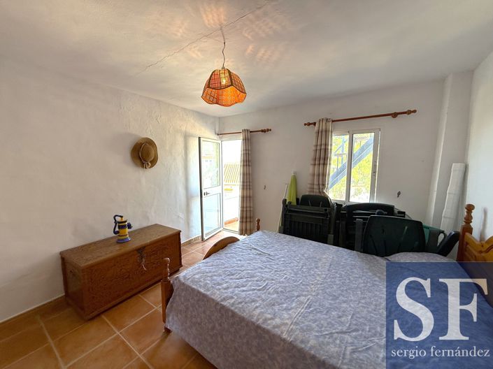 Image No.11-4 Bed Townhouse for sale