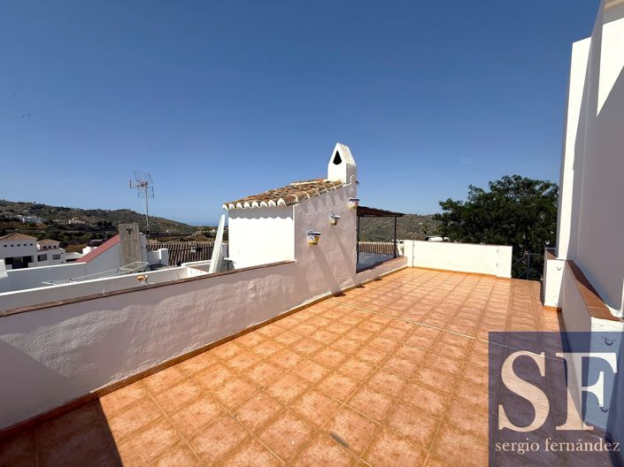 Image No.17-4 Bed Townhouse for sale