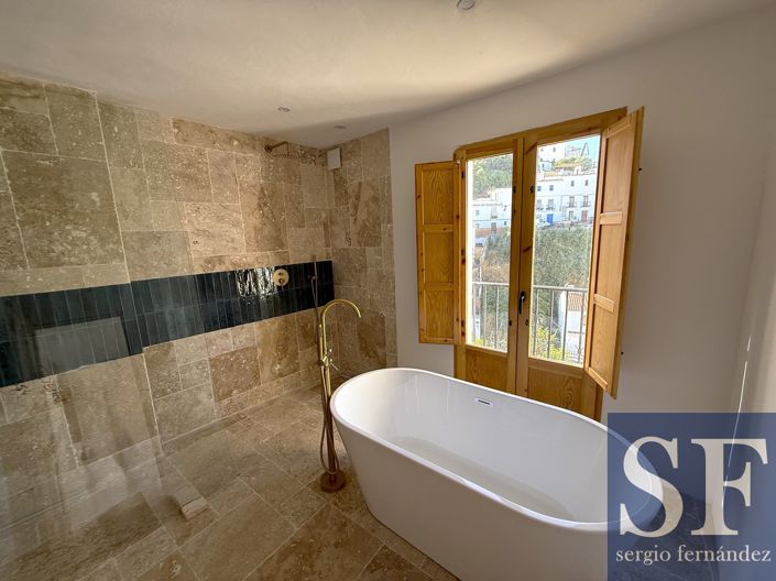 Image No.7-3 Bed Townhouse for sale