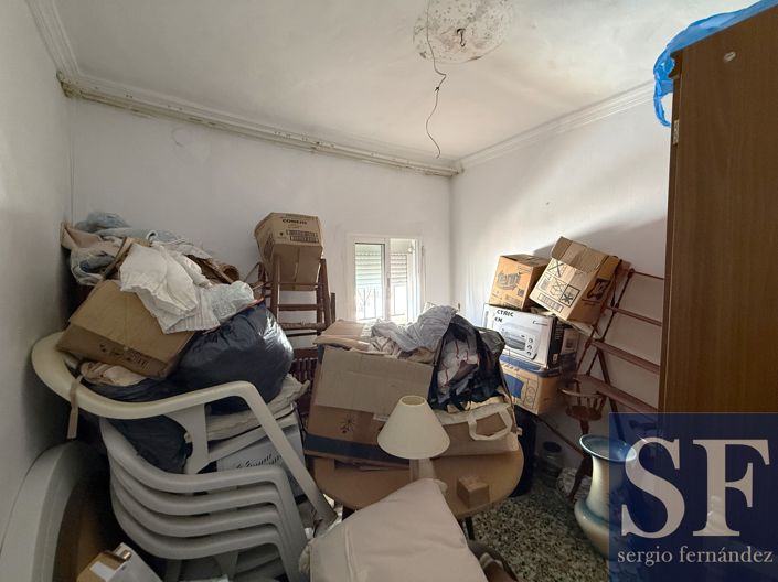 Image No.12-6 Bed Townhouse for sale