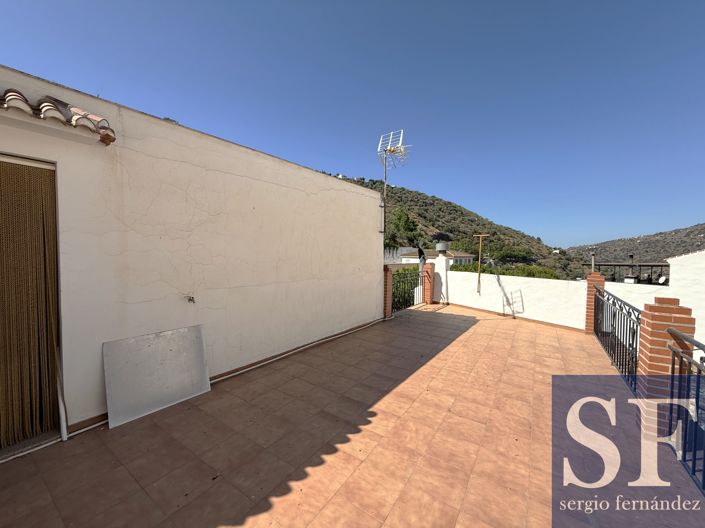 Image No.17-6 Bed Townhouse for sale