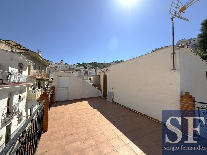 Image No.19-6 Bed Townhouse for sale