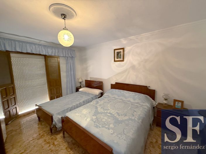 Image No.9-6 Bed Townhouse for sale