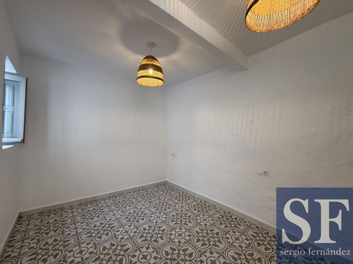 Image No.11-2 Bed Townhouse for sale