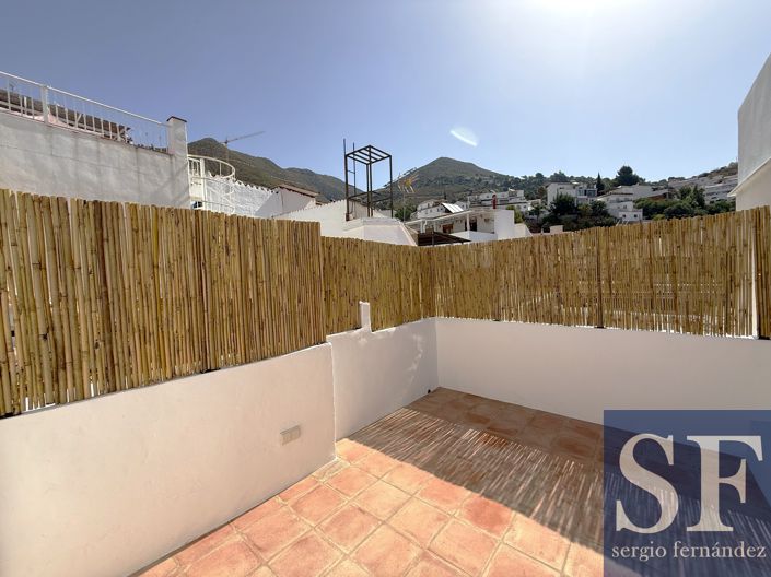 Image No.17-2 Bed Townhouse for sale