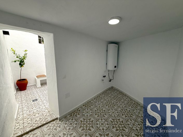 Image No.19-2 Bed Townhouse for sale