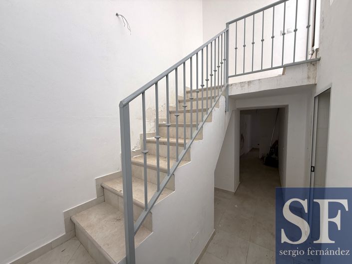 Image No.13-2 Bed Townhouse for sale