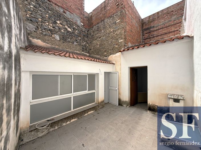Image No.16-2 Bed Townhouse for sale
