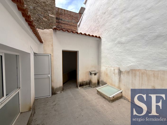 Image No.18-2 Bed Townhouse for sale