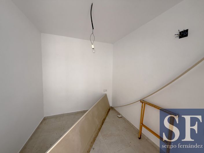 Image No.19-2 Bed Townhouse for sale