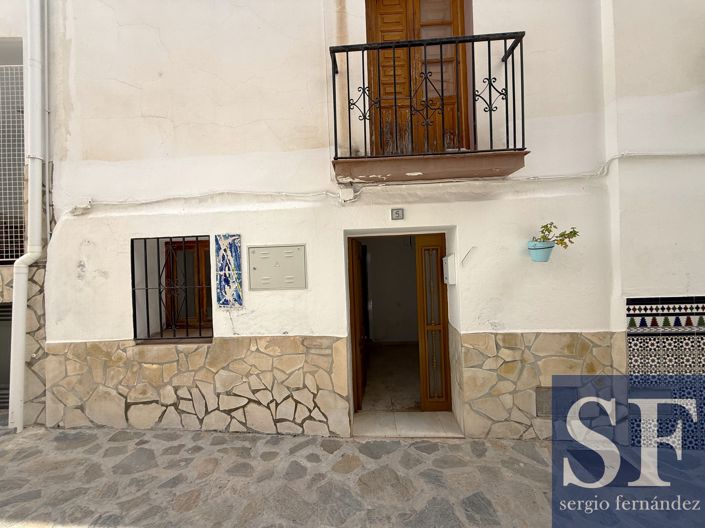 Image No.2-2 Bed Townhouse for sale