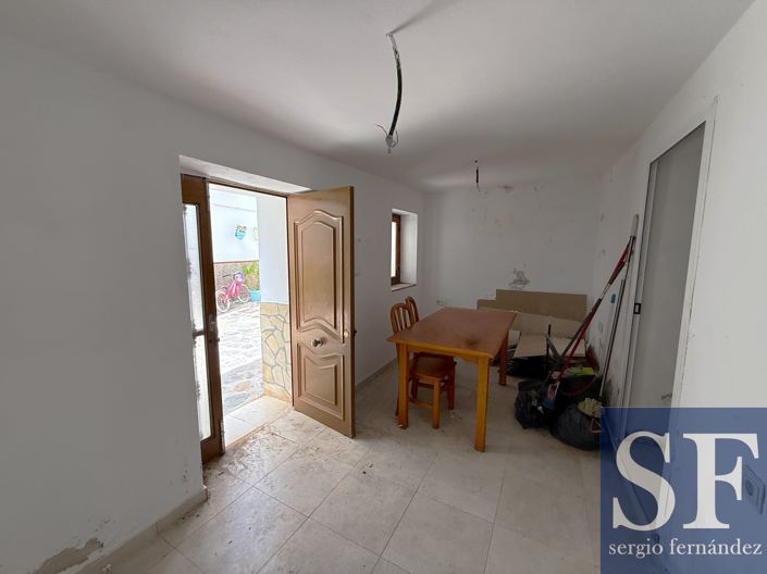 Image No.5-2 Bed Townhouse for sale
