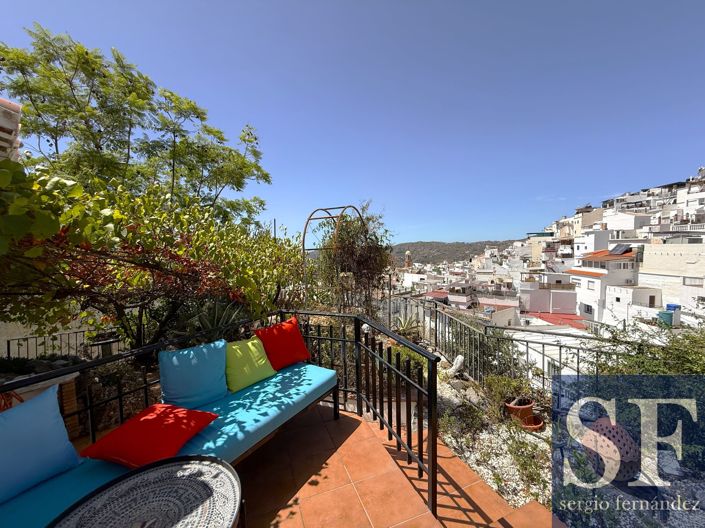 Image No.18-4 Bed Townhouse for sale