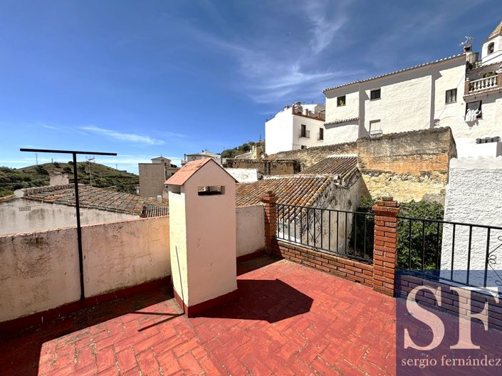 Image No.14-3 Bed Townhouse for sale