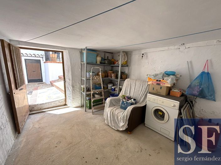 Image No.18-3 Bed Townhouse for sale