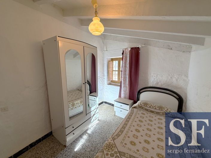 Image No.10-4 Bed Townhouse for sale