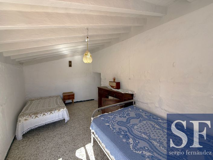 Image No.13-4 Bed Townhouse for sale
