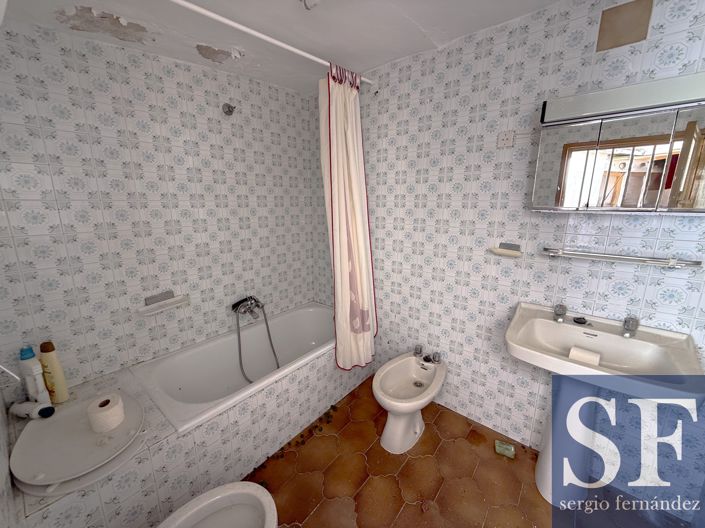 Image No.16-4 Bed Townhouse for sale