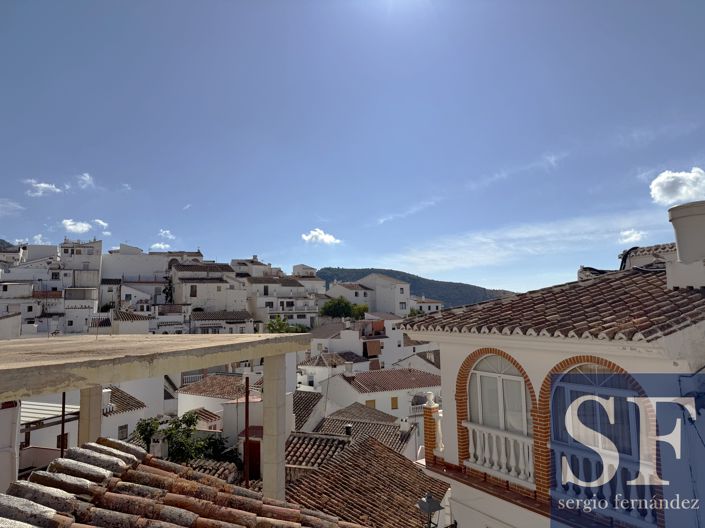 Image No.20-4 Bed Townhouse for sale