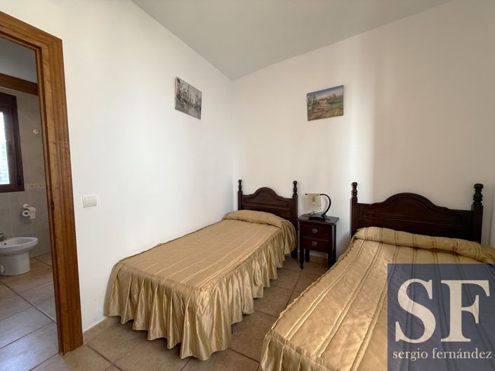 Image No.11-2 Bed Townhouse for sale