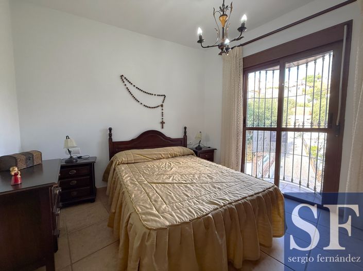 Image No.8-2 Bed Townhouse for sale