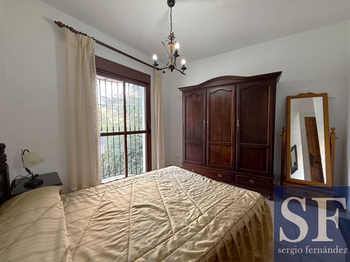 Image No.9-2 Bed Townhouse for sale